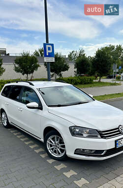 Універсал Volkswagen Passat 2012 в Новояворівську