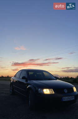 Седан Volkswagen Passat 1999 в Києві