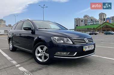 Универсал Volkswagen Passat 2011 в Одессе