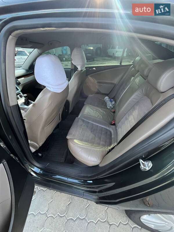 Седан Volkswagen Passat 2006 в Одессе