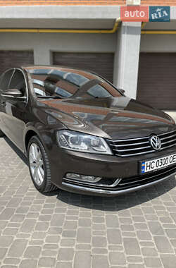 Седан Volkswagen Passat 2012 в Львові