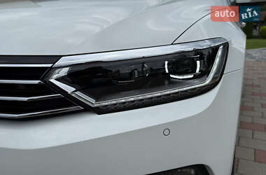 Седан Volkswagen Passat 2015 в Иршаве