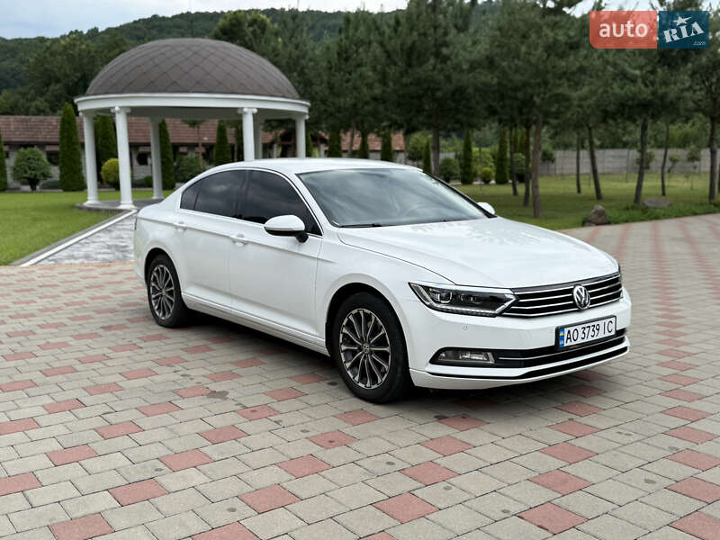 Седан Volkswagen Passat 2015 в Иршаве
