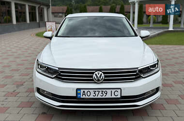 Седан Volkswagen Passat 2015 в Иршаве