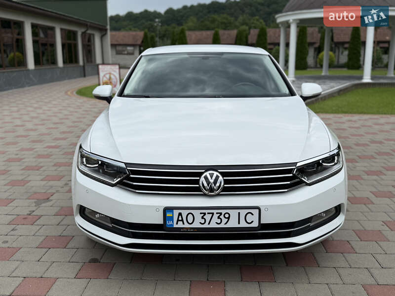 Седан Volkswagen Passat 2015 в Иршаве