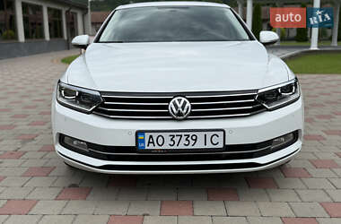 Седан Volkswagen Passat 2015 в Иршаве