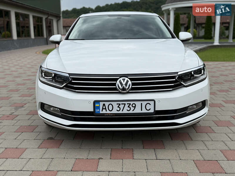 Седан Volkswagen Passat 2015 в Иршаве