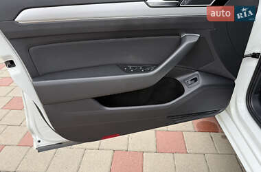 Седан Volkswagen Passat 2015 в Иршаве