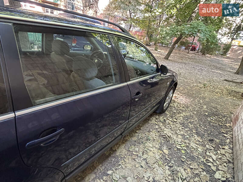 Універсал Volkswagen Passat 2001 в Одесі