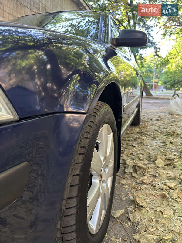 Універсал Volkswagen Passat 2001 в Одесі