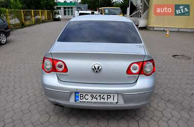 Седан Volkswagen Passat 2005 в 