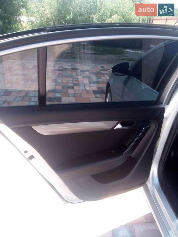 Седан Volkswagen Passat 2013 в Хмельницькому