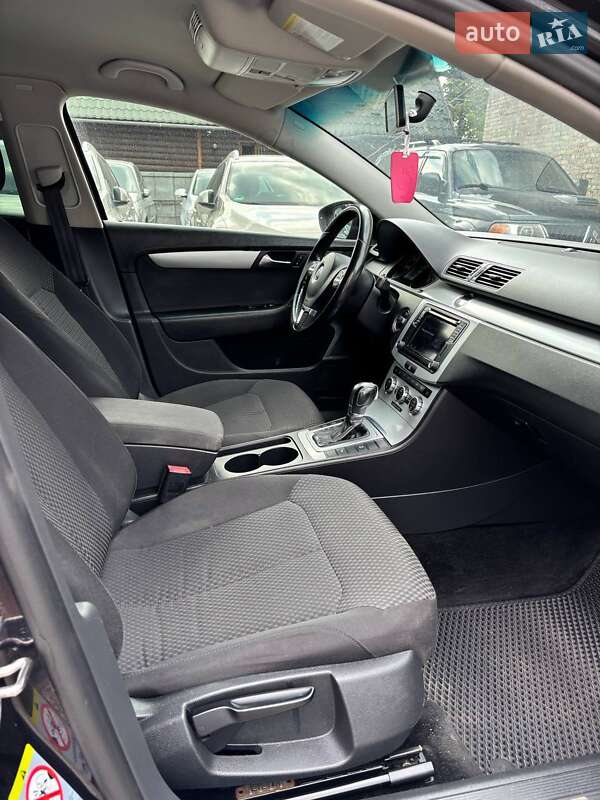 Универсал Volkswagen Passat 2012 в Коломые