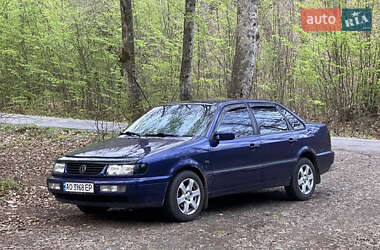 Седан Volkswagen Passat 1996 в Великом Березном