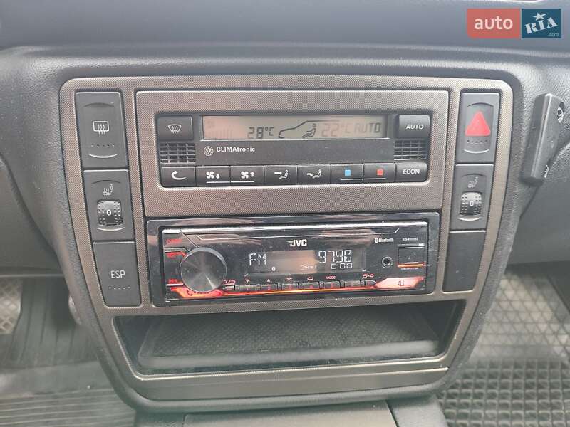 Универсал Volkswagen Passat 2002 в Ровно