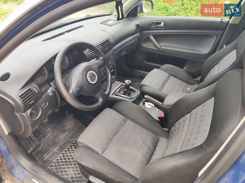 Универсал Volkswagen Passat 2002 в Ровно