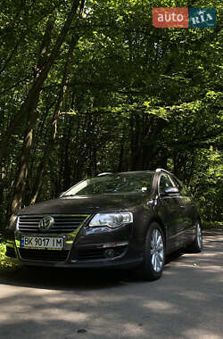 Универсал Volkswagen Passat 2009 в Сарнах