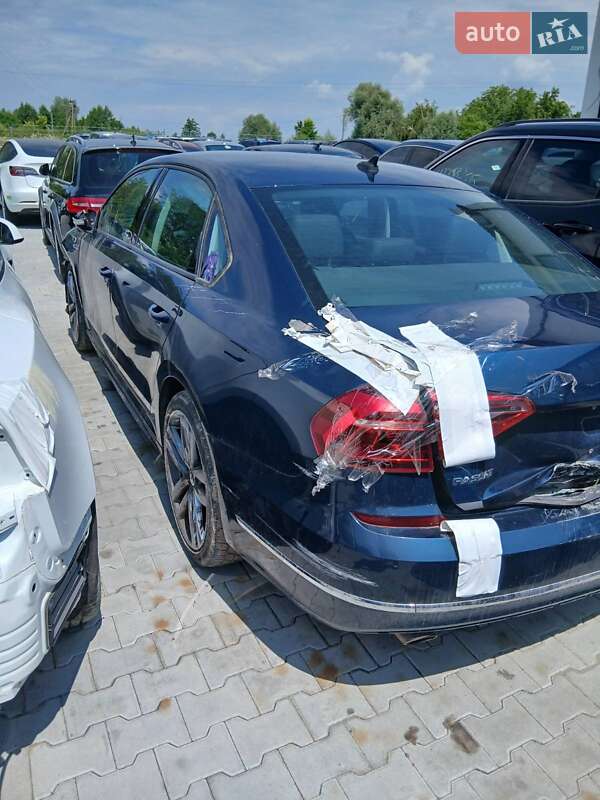Седан Volkswagen Passat 2017 в Львові