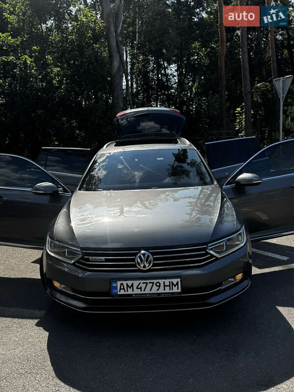Універсал Volkswagen Passat 2017 в Житомирі