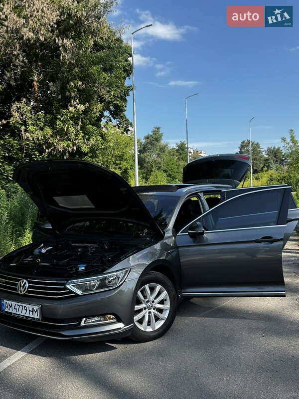 Універсал Volkswagen Passat 2017 в Житомирі