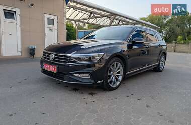 Универсал Volkswagen Passat 2020 в Луцке