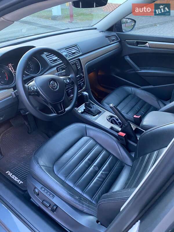 Седан Volkswagen Passat 2015 в Тернополе
