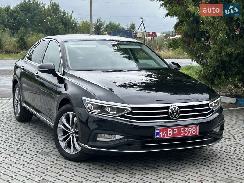Седан Volkswagen Passat 2020 в Львове