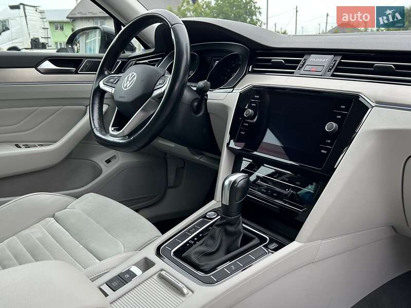 Седан Volkswagen Passat 2020 в Львове