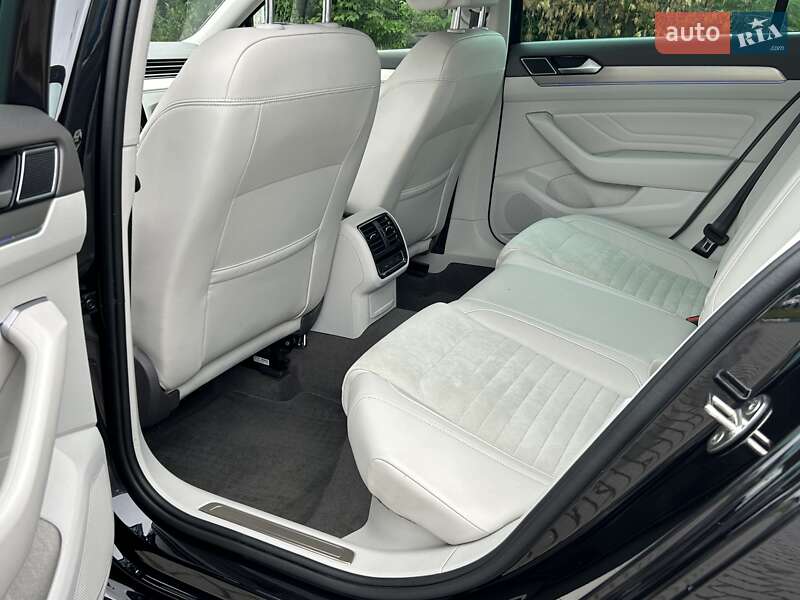 Седан Volkswagen Passat 2020 в Львове