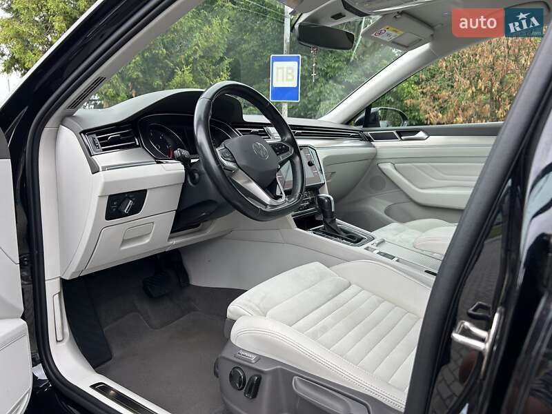 Седан Volkswagen Passat 2020 в Львове