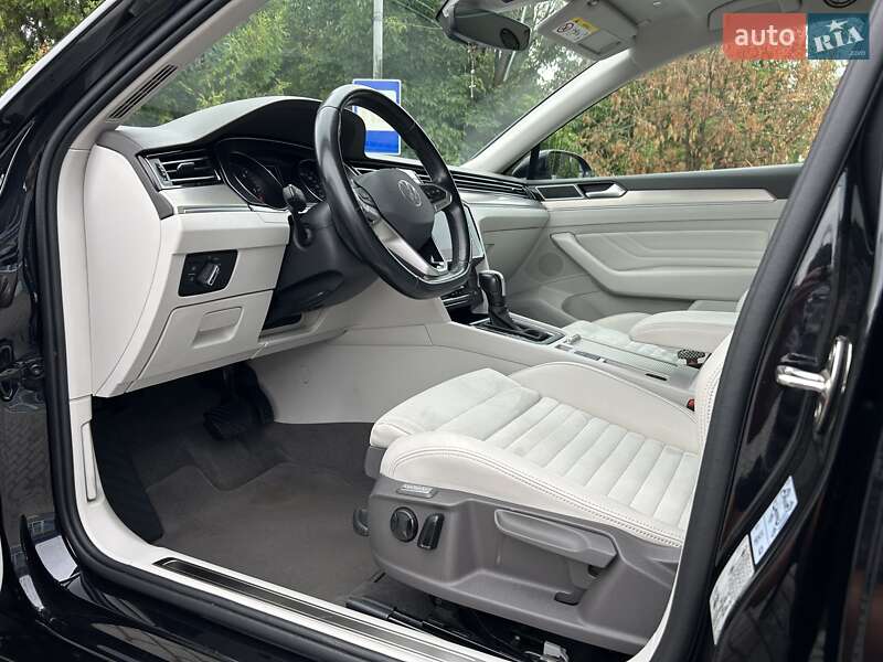 Седан Volkswagen Passat 2020 в Львове
