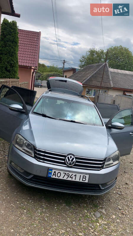 Універсал Volkswagen Passat 2011 в Солотвині