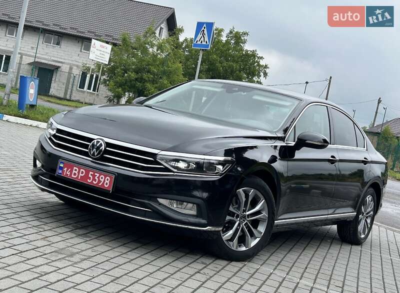 Седан Volkswagen Passat 2020 в Львове