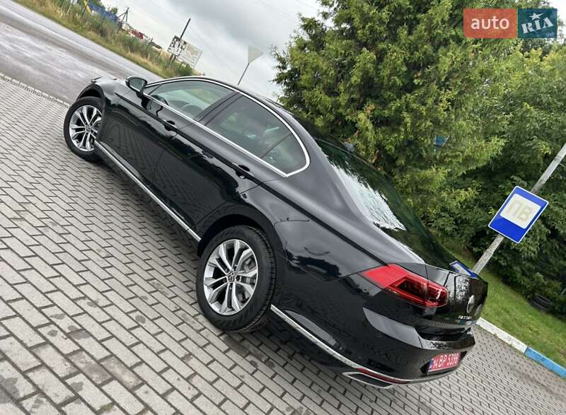 Седан Volkswagen Passat 2020 в Львове