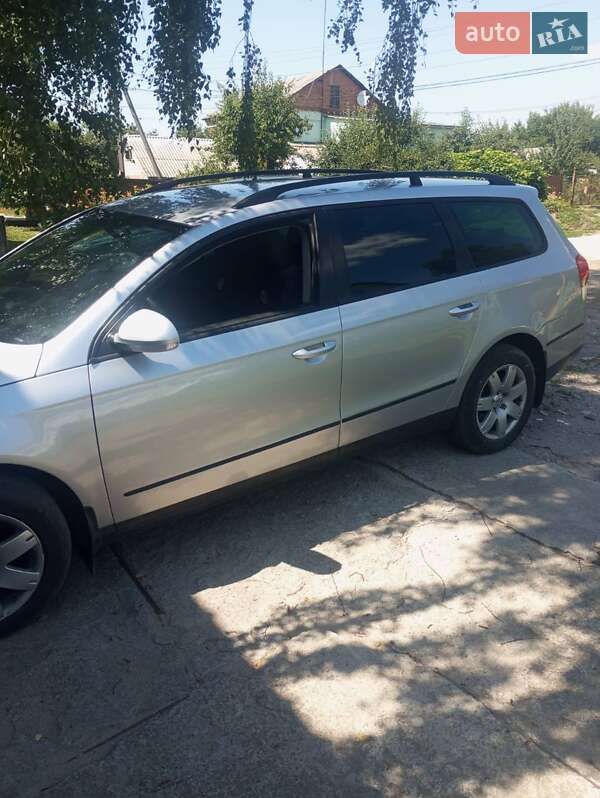 Універсал Volkswagen Passat 2005 в Харкові