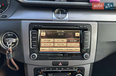 Универсал Volkswagen Passat 2011 в 