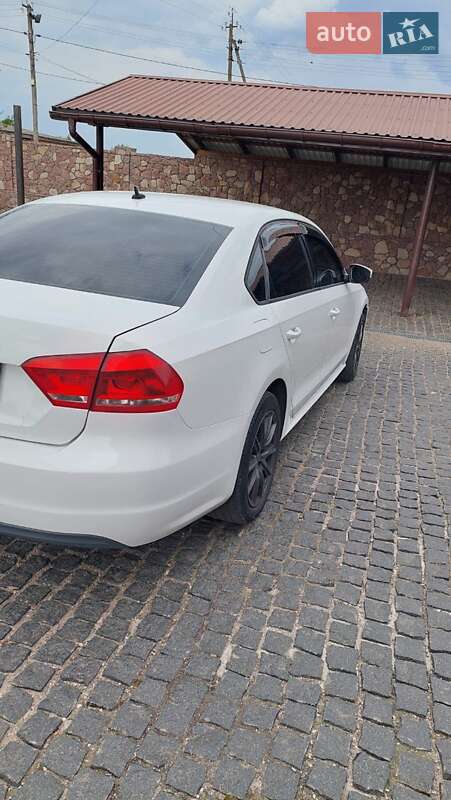 Седан Volkswagen Passat 2013 в Киеве