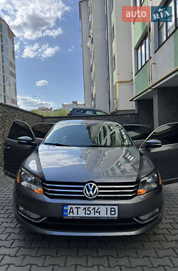 Седан Volkswagen Passat 2015 в Ивано-Франковске