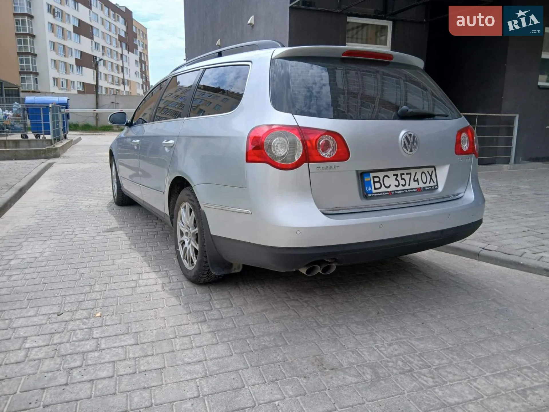 2010 Volkswagen Passat - мініатюра 2