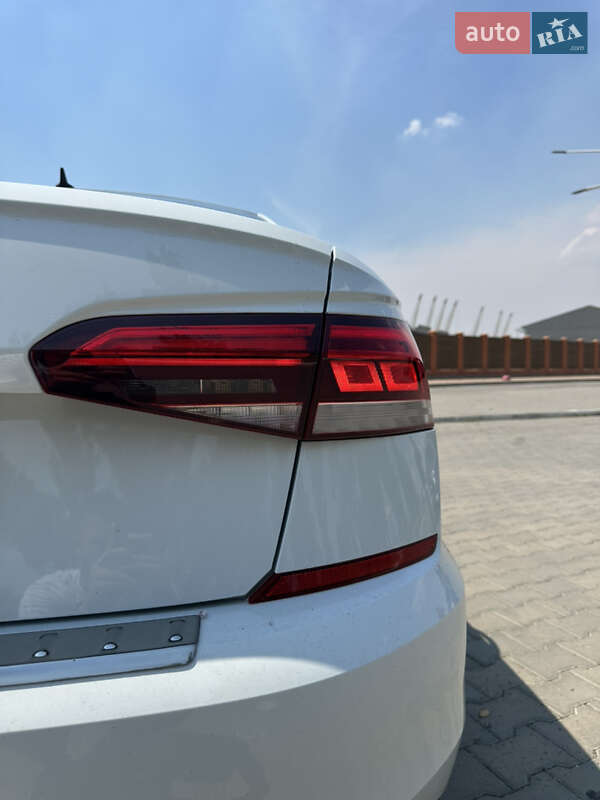 Седан Volkswagen Passat 2021 в Ізмаїлі