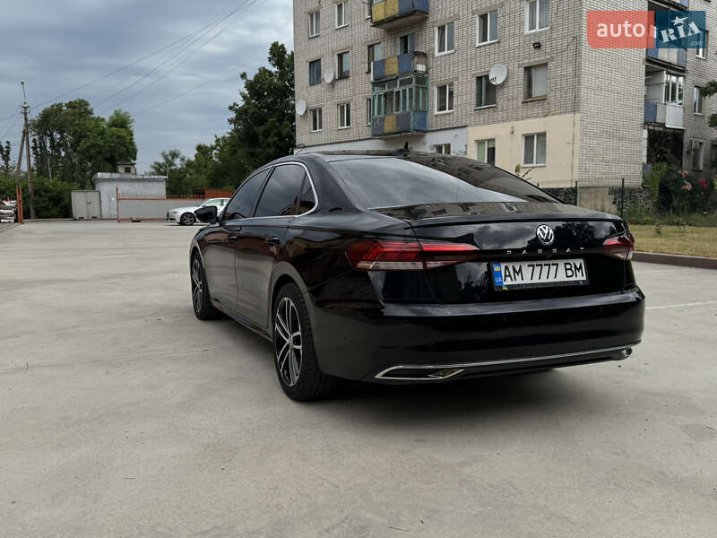 Седан Volkswagen Passat 2020 в Коростене