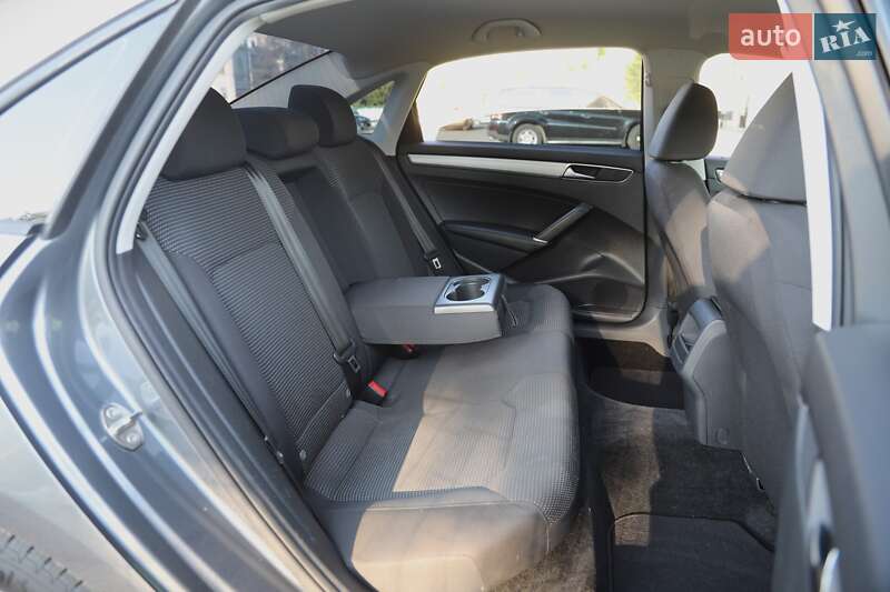 Седан Volkswagen Passat 2018 в Харькове