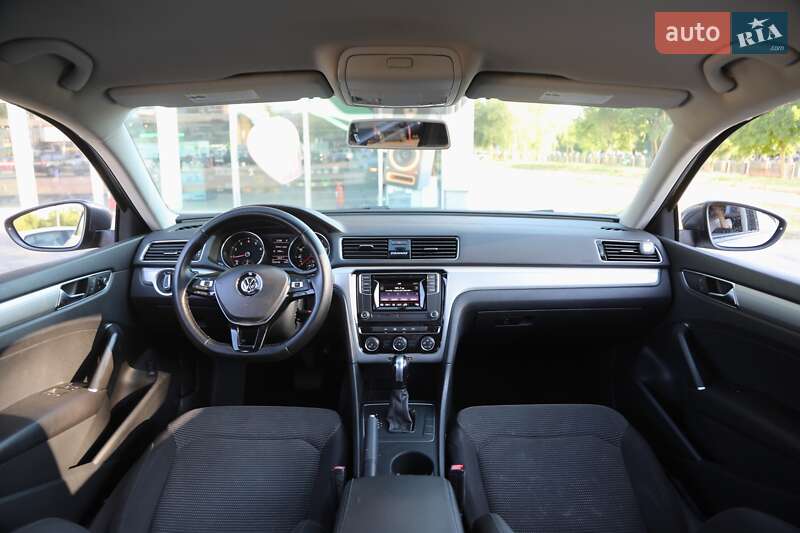 Седан Volkswagen Passat 2018 в Харькове