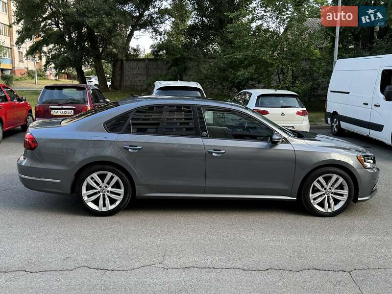 Седан Volkswagen Passat 2018 в Киеве