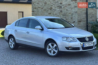Седан Volkswagen Passat 2005 в Жовкві