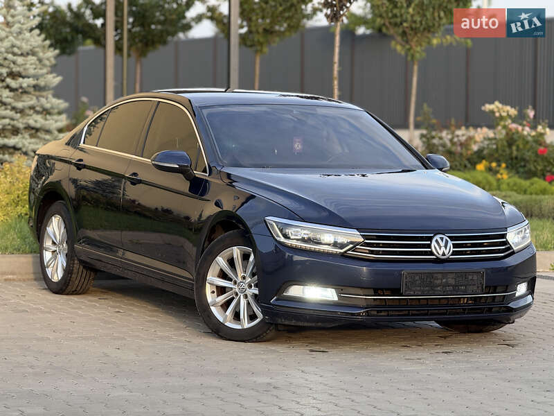 Седан Volkswagen Passat 2015 в 