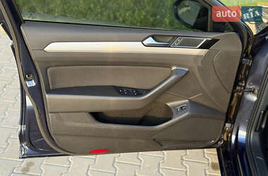 Седан Volkswagen Passat 2015 в 