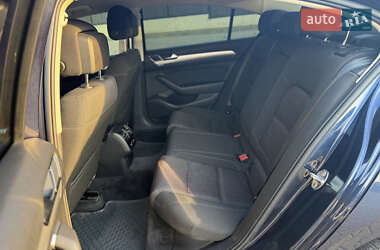 Седан Volkswagen Passat 2015 в 