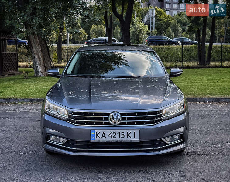 Седан Volkswagen Passat 2016 в Києві