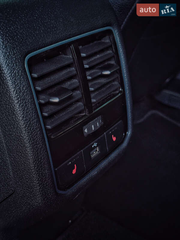 Седан Volkswagen Passat 2016 в Києві